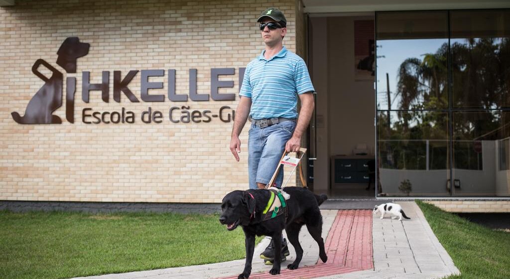 Escola de Cães-guias Helen Keller lança campanha empresa Madrinha