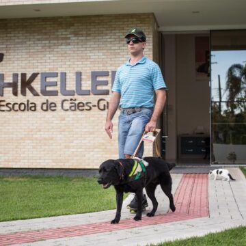 Escola de Cães-guias Helen Keller lança campanha empresa Madrinha