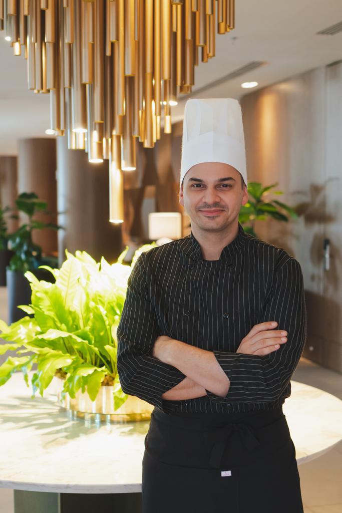 Osli Restaurante apresenta o seu novo Chef, renomado Felipe Silva, trazendo os destaques da culinária contemporânea. Divulgação