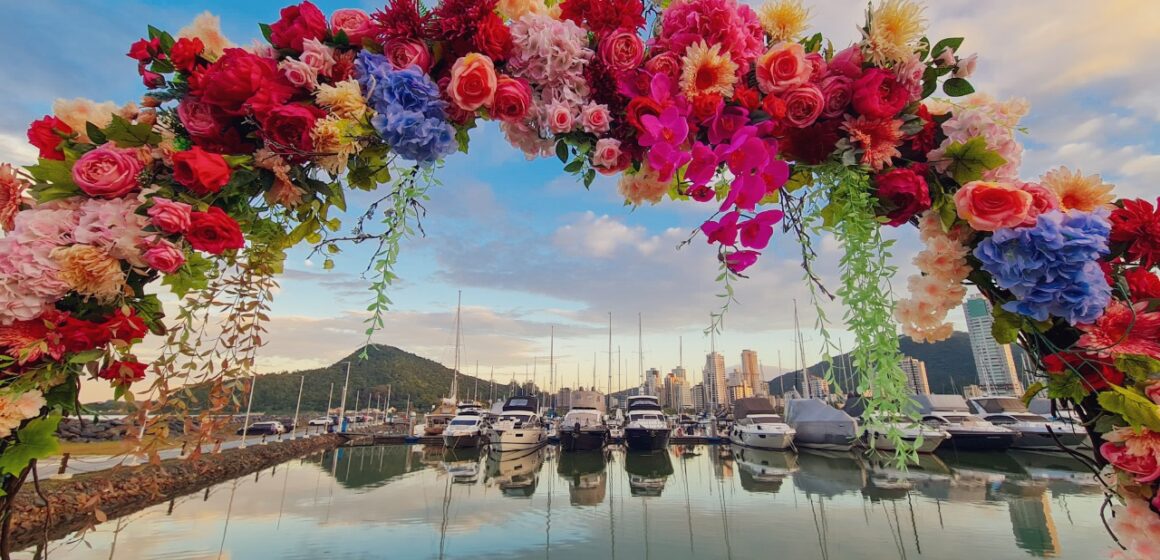 Dia dos Namorados: jantar e passeio de veleiro para surpreender o seu amor