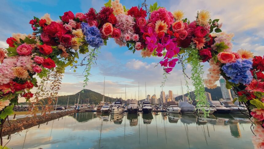 Dia dos Namorados: jantar e passeio de veleiro para surpreender o seu amor