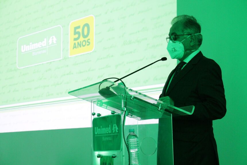 Unimed Blumenau lança campanha dos 50 anos “A sua história é o nosso legado”