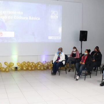 SENAI Blumenau e Instituto Lojas Renner formam turma de Costura Básica