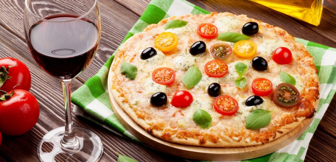 Sommelier dá dicas para harmonizar vinho com os sabores tradicionais de pizza