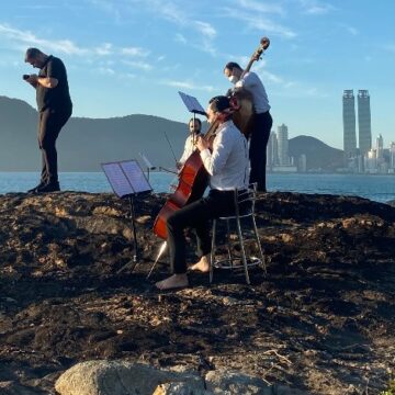 Quinteto de cordas grava vídeo inédito em Balneário Camboriú