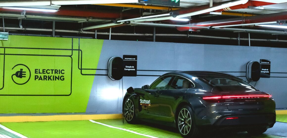 Neumarkt e Norte Shopping contam com estações de recarga da Porsche Brasil para veículos elétricos e híbridos