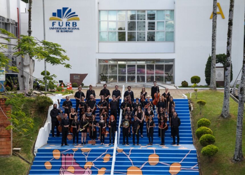 Orquestra da Furb traz apresentação de cordas para o Neumarkt Shopping