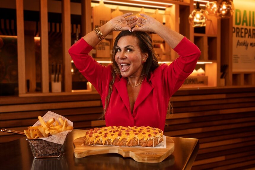 Royal Cheese Ribs retorna ao menu do Outback apresentada por Gretchen