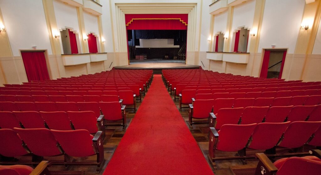 Teatro Carlos Gomes lança edital para retomada de eventos artísticos e culturais em Blumenau