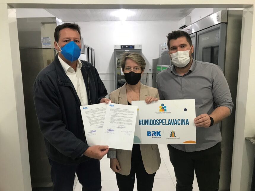 BRK viabiliza a doação de freezer para a continuidade da vacinação contra a Covid-19 em Blumenau
