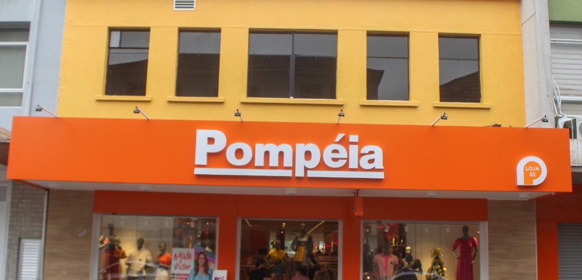 Lojas Pompéia inaugura em Blumenau