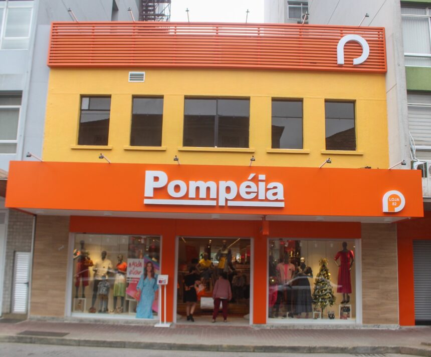 Lojas Pompéia inaugura em Blumenau