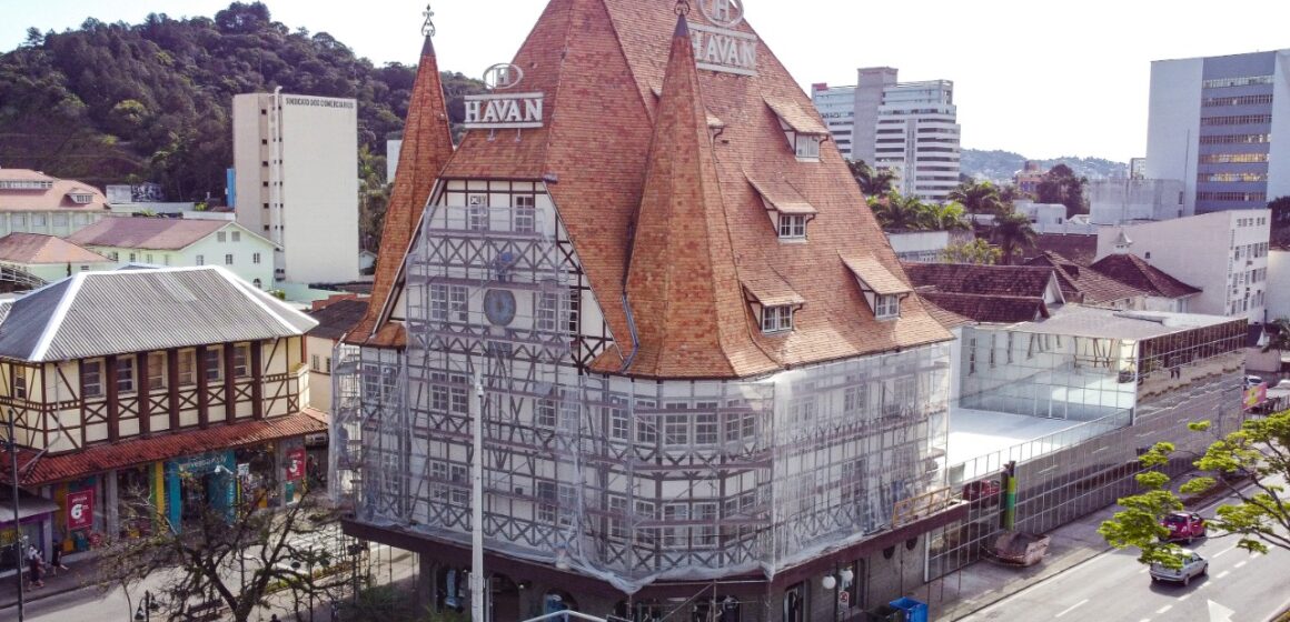 Castelo Havan passa por revitalização, em Blumenau (SC)