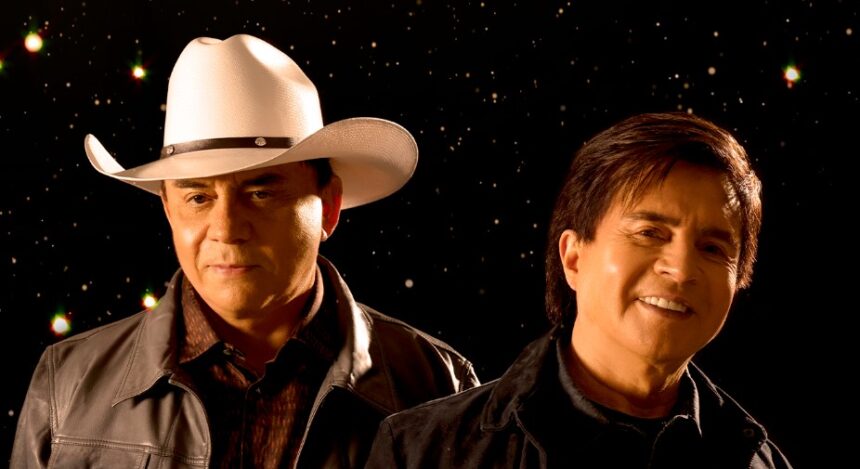 Restam poucos ingressos para o show de 50 anos de Chitãozinho & Xororó, em Balneário Camboriú Restam poucos ingressos para o show de 50 anos de Chitãozinho & Xororó, em Balneário Camboriú