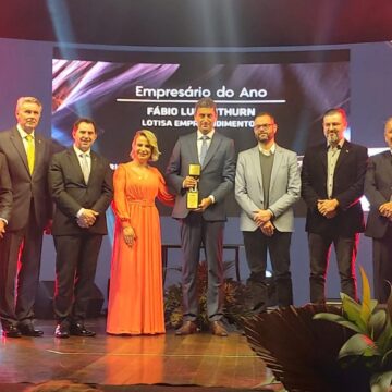 Fábio Inthurn, da Lotisa, é escolhido Empresário do Ano pela Associação Empresarial de Itajaí