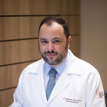 Readequação de voz para pessoas trans é oferecida em clínica de Blumenau