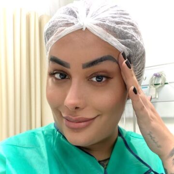 MC Trans coloca próteses de silicone em SC