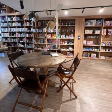 A | Livraria é reinaugurada na Praia Brava como espaço de incentivo à leitura às artes