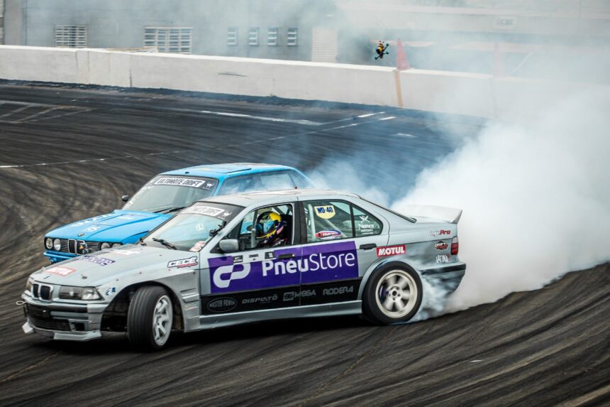 Juninho e o pai Márcio Kabeça sobem novamente ao pódio na etapa nacional do Ultimate Drift 2022