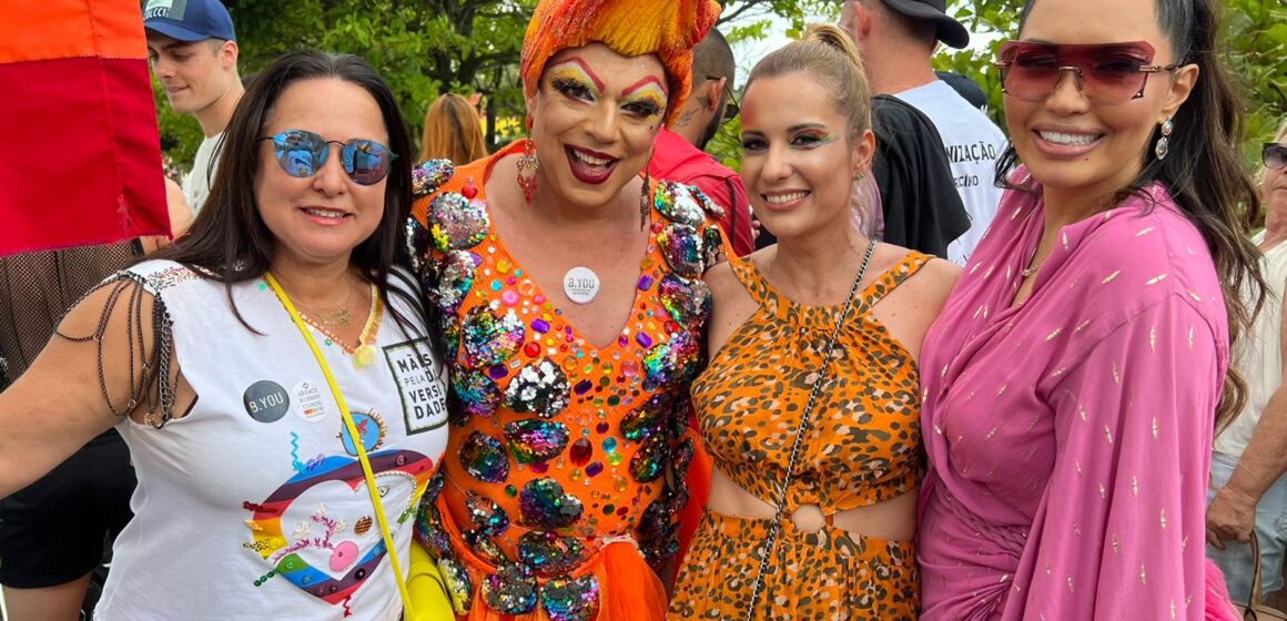 Parada da Diversidade recebe público recorde em Balneário Camboriú