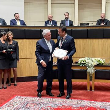 Blumenauense recebe Comenda do Legislativo Catarinense