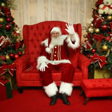 Balneário Shopping apresenta decoração de Natal no dia 15 de novembro com a chegada do Papai Noel Balneário Shopping apresenta decoração de Natal no dia 15 de novembro com a chegada do Papai Noel