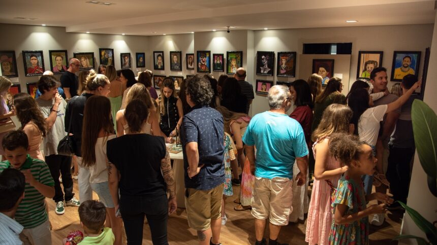 Exposição Retrato Falado segue até dia 26 de dezembro, no Casahall Design District