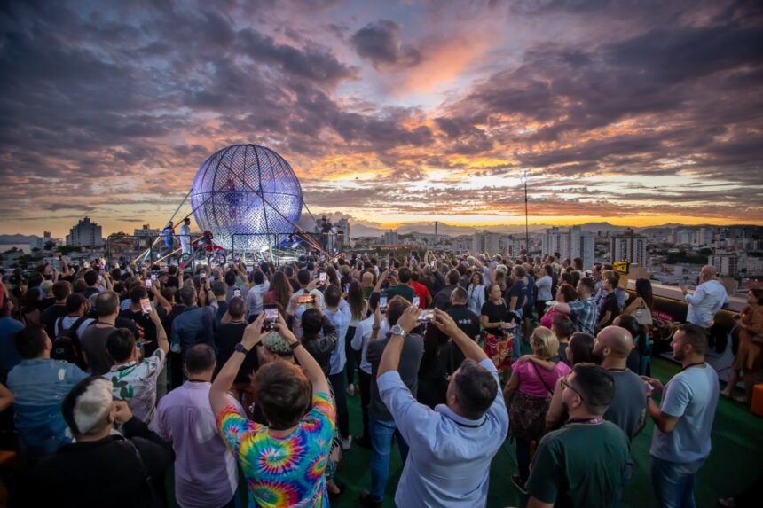 Mirage Circus bate recorde em Florianópolis com globo da morte