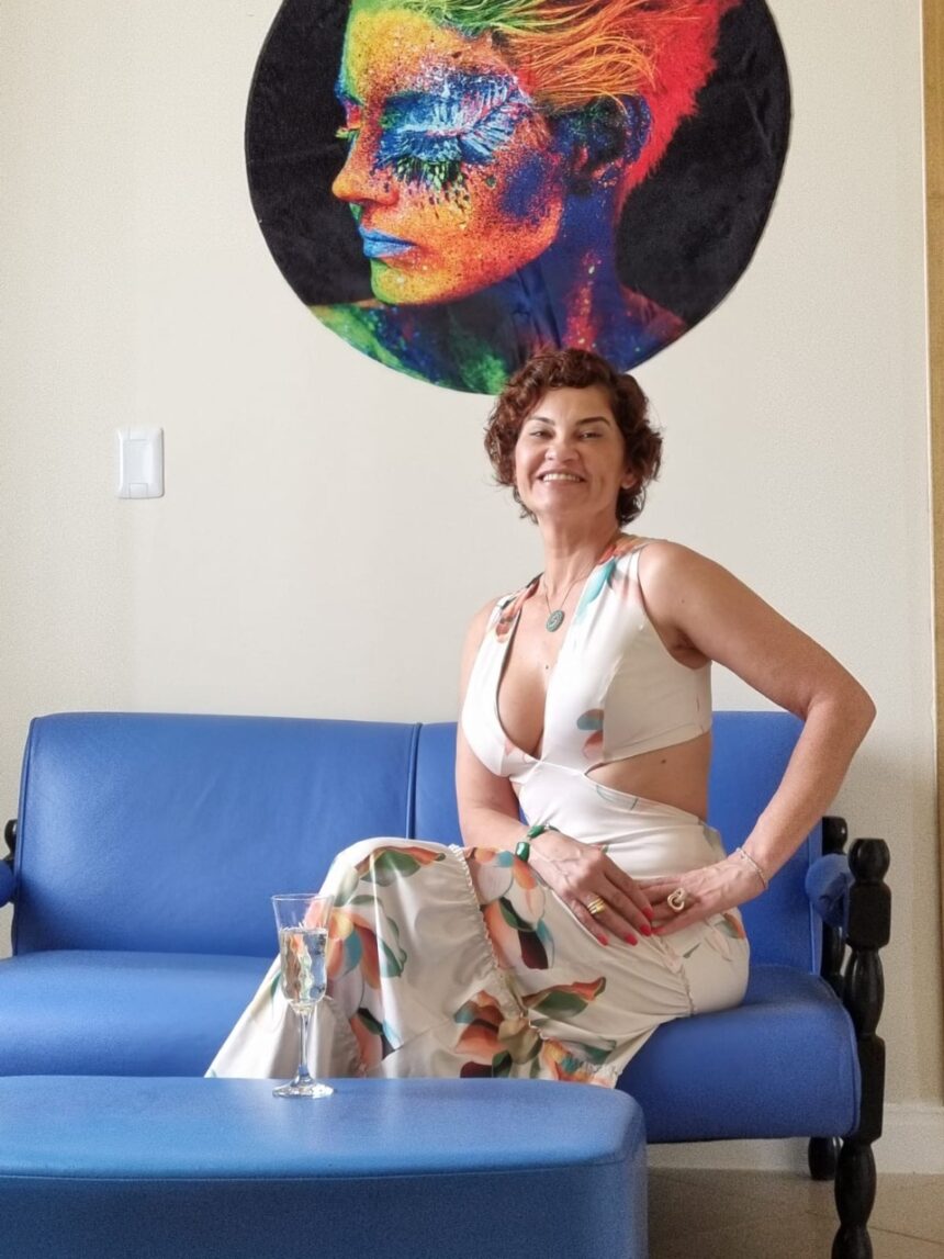 Biografia motivacional inspirada na vida de uma mulher que rompeu várias fronteiras para a sua construção