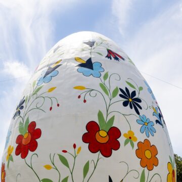 Pomerode conquista recorde de maior ovo decorado do mundo