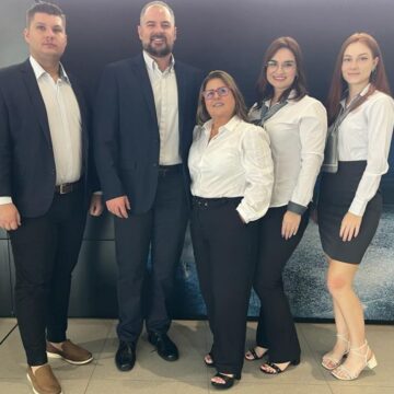 Dia de celebração na DVA Mercedes-Benz em Blumenau Dia de celebração na DVA Mercedes-Benz em Blumenau