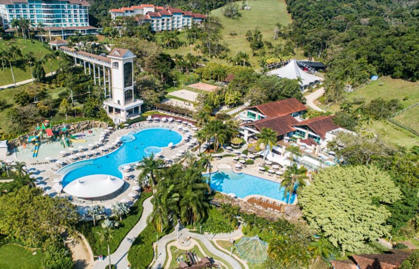Resort de Gaspar lança selo em comemoração aos 25 anos