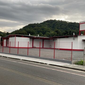 Olho Embutidos e Defumados, de Pomerode, inaugura uma nova planta industrial