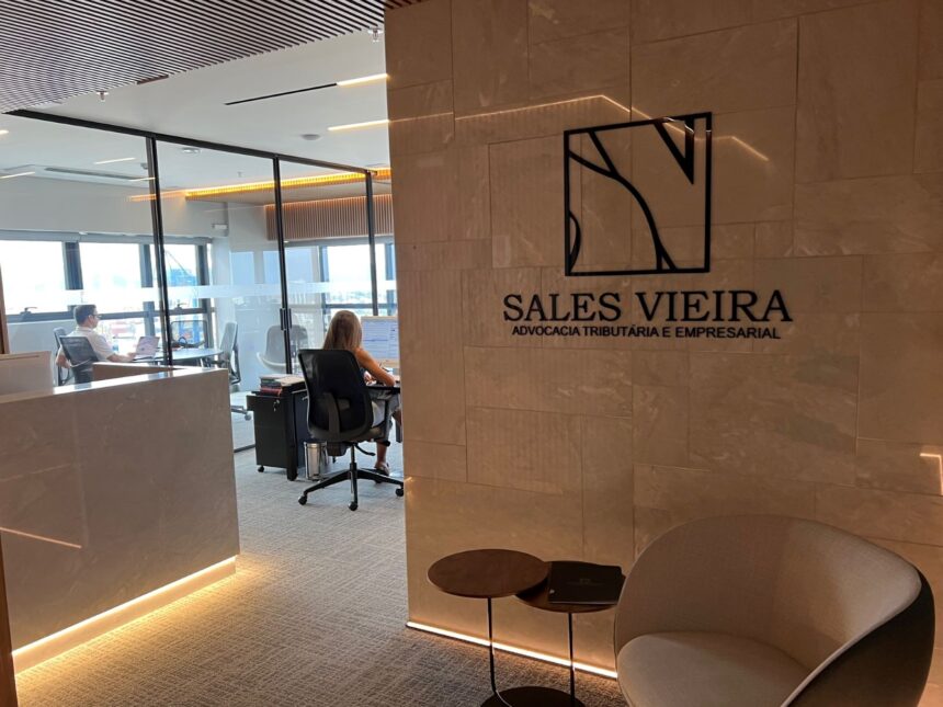 Escritório de advocacia de Itajaí celebra novo ambiente com design corporativo
