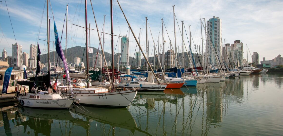 Marina abre vagas para barcos visitantes da The Ocean Race em Itajaí