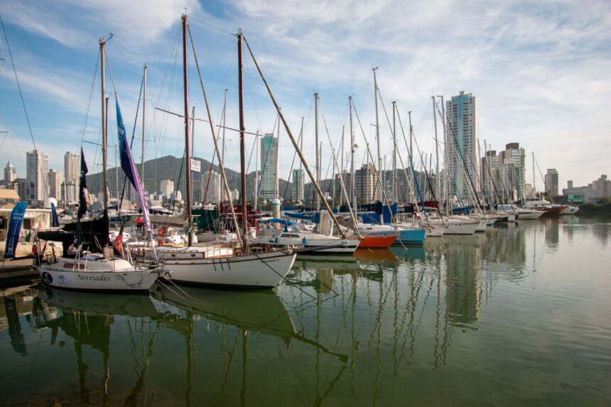 Marina abre vagas para barcos visitantes da The Ocean Race em Itajaí