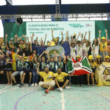 Estudantes de Blumenau disputam o Festival SESI de Robótica em Brasília