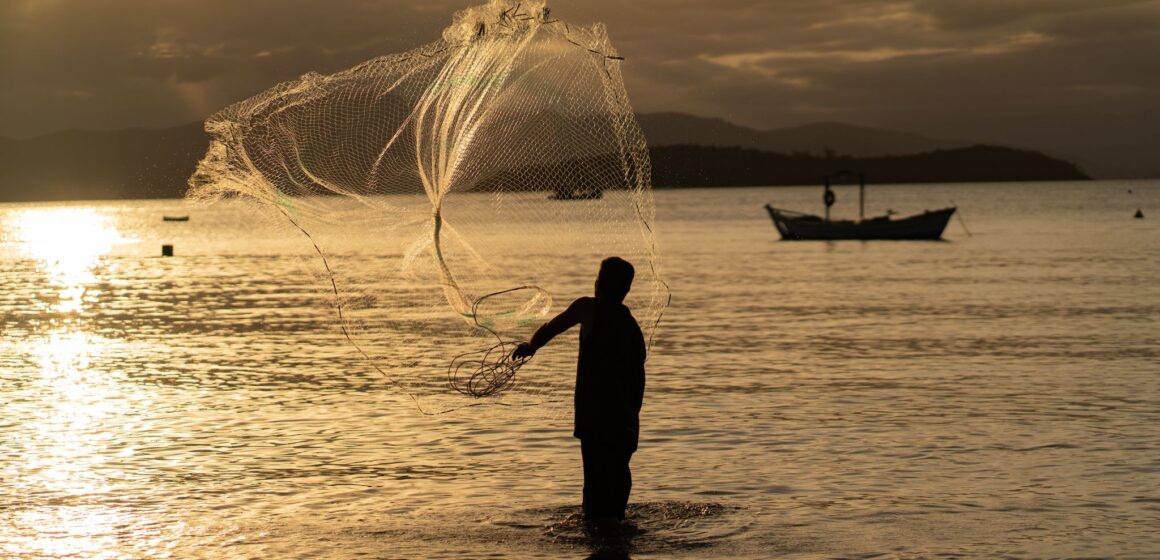 Revista Passeio do Mar resgata a história de grandes personagens da Costa do Sol Poente, em Florianópolis, e destaca empreendimento sustentável e inovador