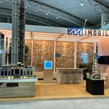 OM Arquitetura e Design assina espaço de imobiliária na The Ocean Race Itajaí