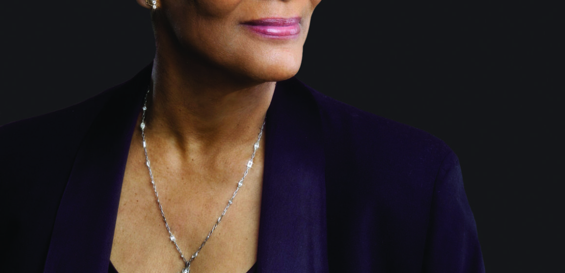 Diva Dionne Warwick faz última apresentação no Brasil