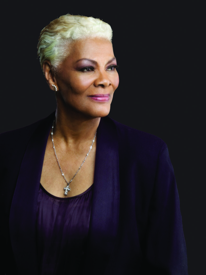 Diva Dionne Warwick faz última apresentação no Brasil