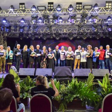Fazzenda Park Resort celebra 25 anos com noite de comemoração memorável