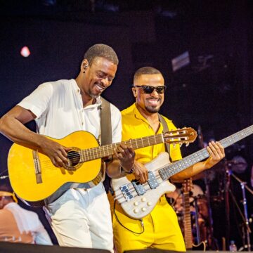 Seu Jorge e Alexandre Pires apresentam o projeto “Irmãos” em Balneário Camboriú