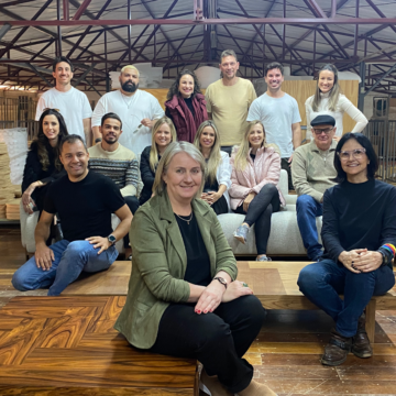 Conexão Raízes reúne arquitetos e designers em uma experiência de sustentabilidade