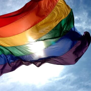 Saúde e acesso às pessoas trans são lutas que marcam o Dia Internacional do Orgulho LGBTQIA+