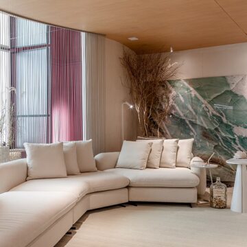 Arquiteta Bia Kestering, em sua primeira CASACOR Santa Catarina, apresenta a dualidade de escolhas e materiais em Gourmet Opponere