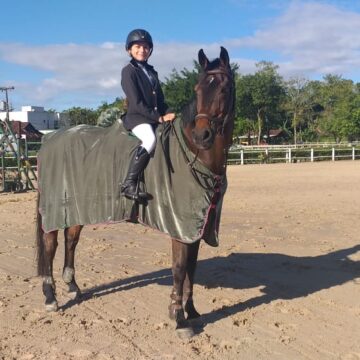 Atleta de Camboriú ganha etapa de Hipismo em competição estadual