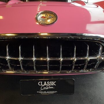 Corvette da Barbie está em exposição no Classic Car Show em Balneário Camboriú (SC)