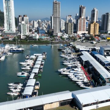 Com cerca de 100 mil empregos gerados, setor náutico mostra sua força em feira náutica em Itajaí Com cerca de 100 mil empregos gerados, setor náutico mostra sua força em feira náutica em Itajaí