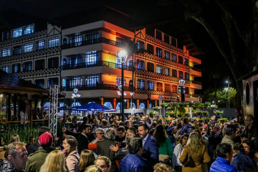 Estação Unifique abre e encanta público presente Estação Unifique abre e encanta público presente